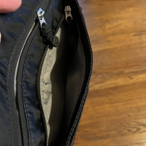 E.T.A by Rosetti Purse - Lots of pockets for organization! - Picture 11 of 13